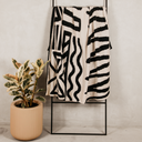 Cosy Geo Rice Velvet Throw – Black